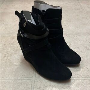 Black Heeled Boots with Wedge Heel and Decorative Strap